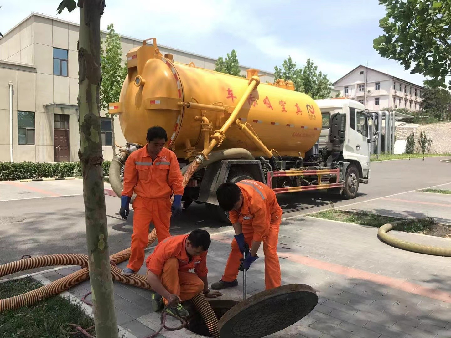 祁阳化粪池清理与5-8吨吸粪车施工效率分析